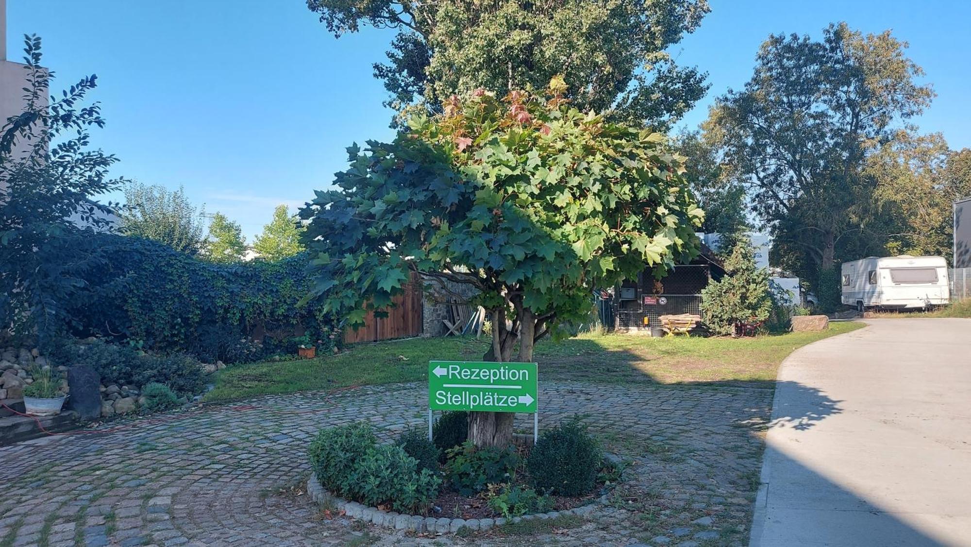 Leipzig Ferienwohnung In Ruhiger Lage Bagian luar foto