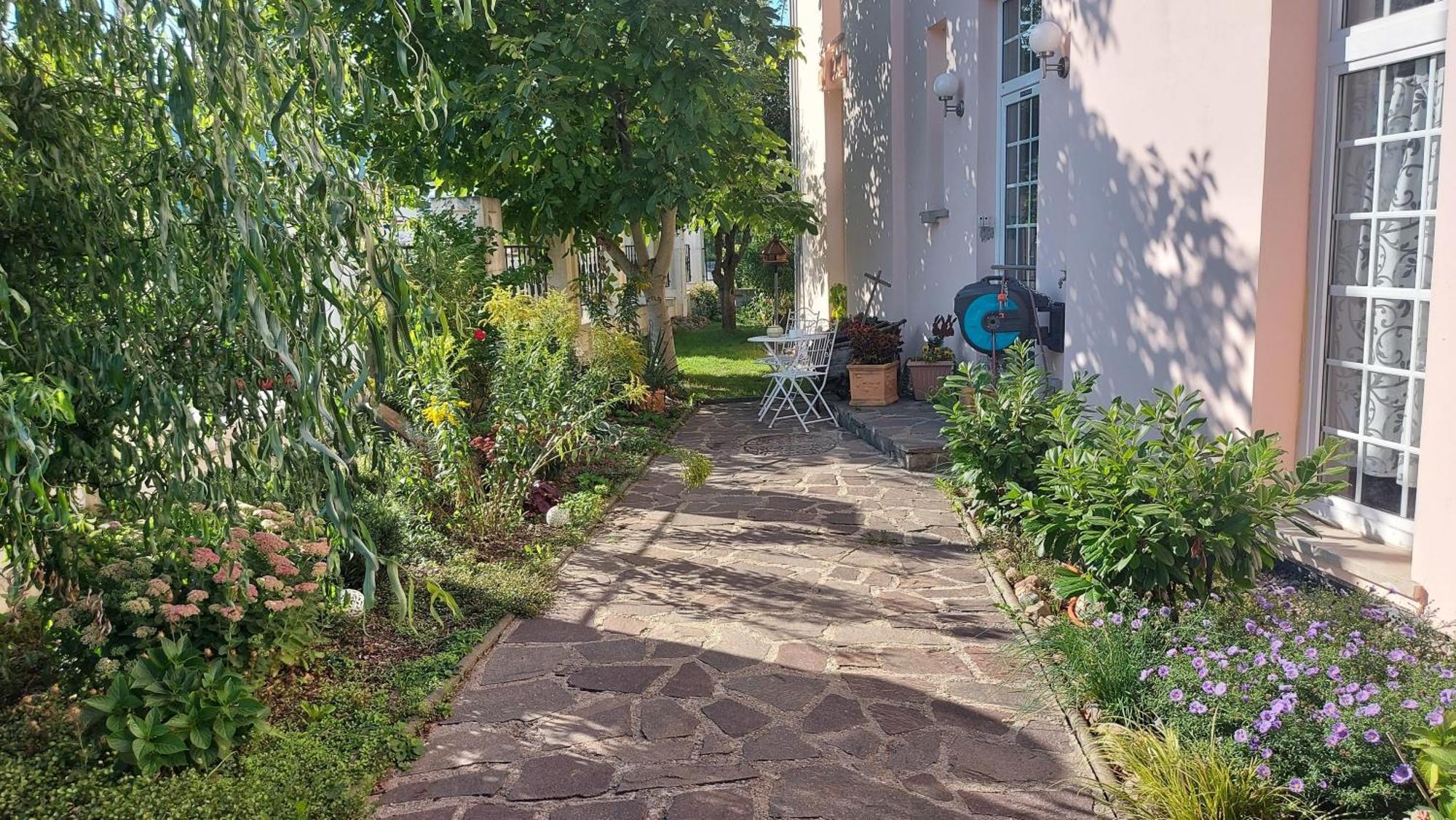 Leipzig Ferienwohnung In Ruhiger Lage Bagian luar foto